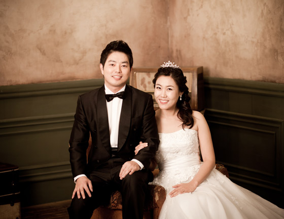 Lee Minjin with her fianc, 1 Jan 2012 (Image credit: tygem.com])
