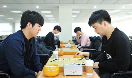 ������ ���� 4�� �Դ� Ȯ��