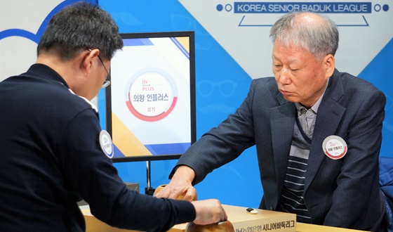 ������, �Ϻ��� '���� �ɱ�'�� ���μ� ����