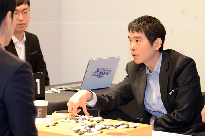 ���� �� �̼����� ������ �뱹, �������� ����� ����� �ƽ��� ����