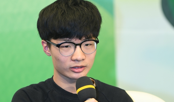 ������, ���� �ְ� �ڸ� �ö���