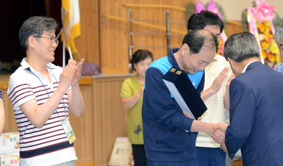 '���� �ٶ��� ���� �� �׸��� �ٵ�' ûǳ���� �ٵ����� ����