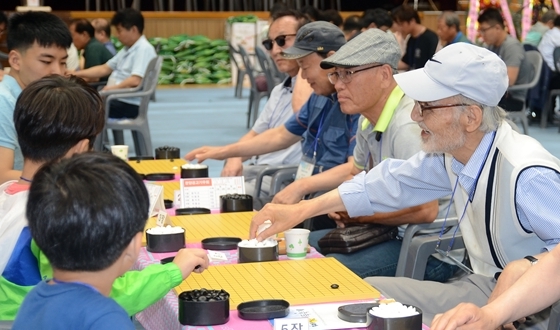 '��������, ���ڻ��̶� �ٵ��� �� �ֺ���'