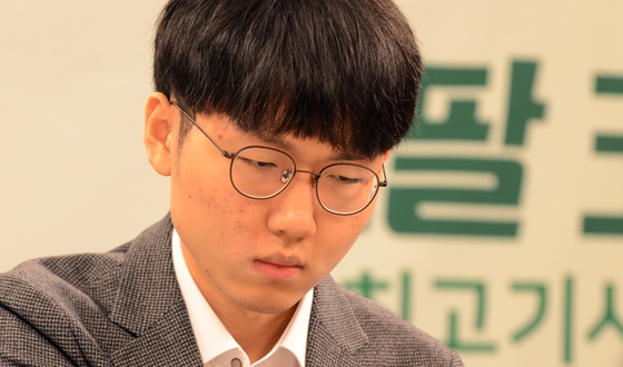 '��Ŵ��' �߰ſ��� ������ ���ڴ� ������