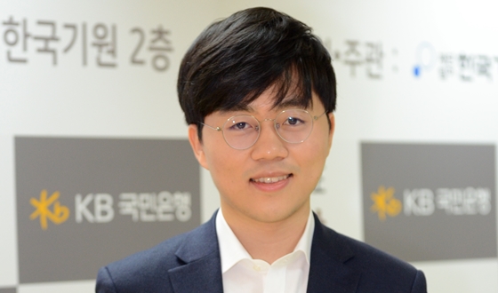 �Ź���, 1ǥ ���� ������ ��ġ�� ù MVP