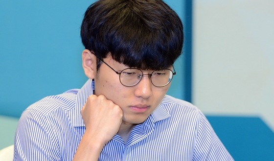 ���θ� �̱�¡� ������, �� �� ��� ��ȸ 4�� ����