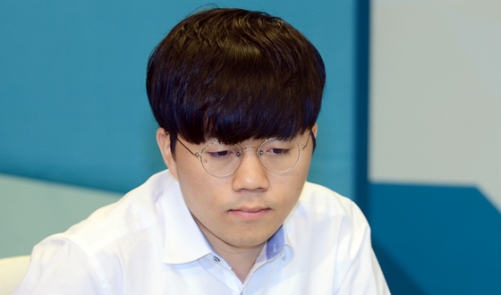 �Ź���, �����׿��� ����� �¸�