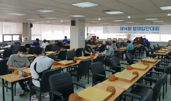 ���� �Դ��ĺ��� ���� 16�� ��������(����ǥ ����)