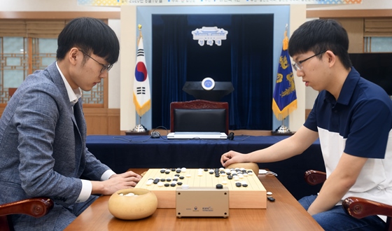 '�ʴ�����' ������, �����󿡰� �Ѽ� ����