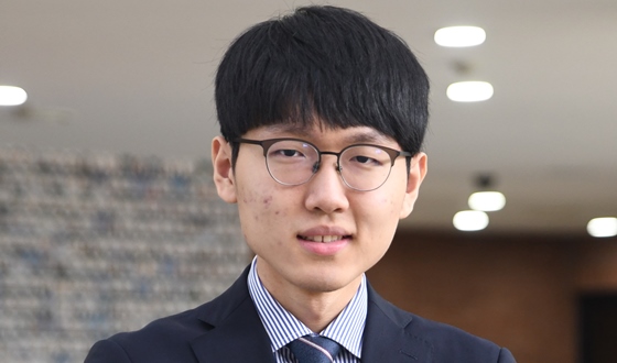 ������, 9���� ���� 1����������, 4������ 100���� ����