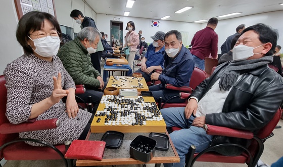 ���Ծ��� ģ��, ���Ծ��� ��ȸ�� ����Ȧ ��