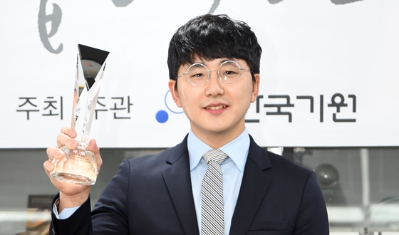 ������, �ƽ�Ŀ�ǹ� ù ��� �û�� ����