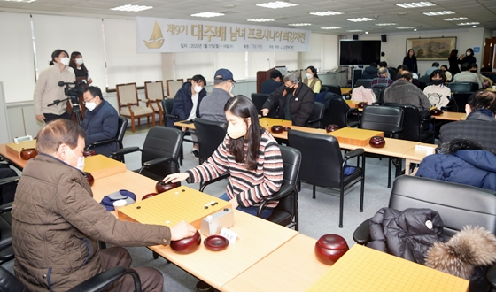 ���� �ôϾ� �ְ��ڴ�?