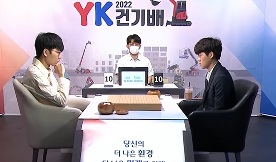 ������ ����� ����ȯ �տ� �޷ȴ�?