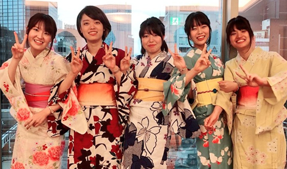 �Ϻ����, ��� �� �Դ� '��īŸ' ������ �ٵ����� ����